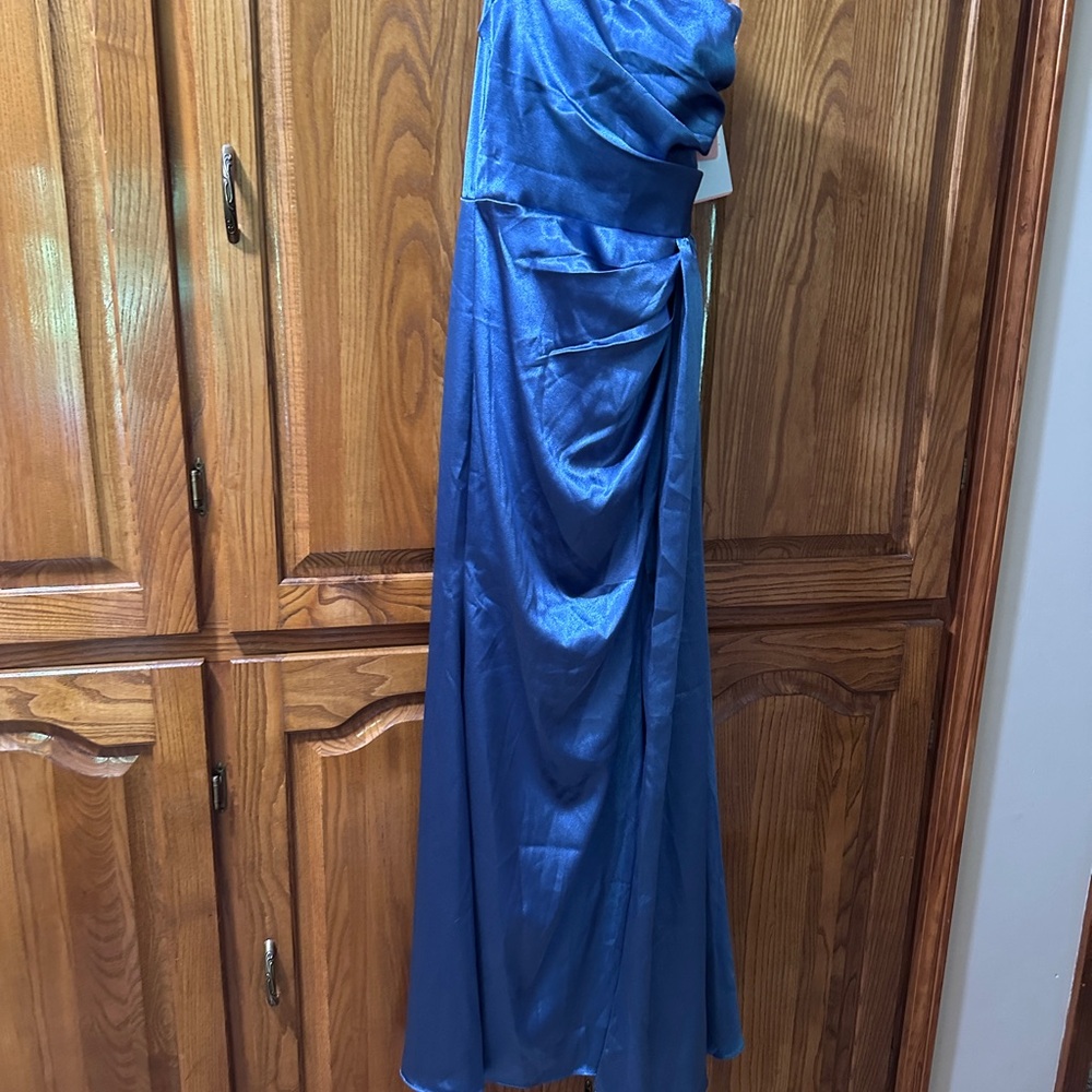 JJs House Blue One shoulder Sleeveless Maxi Gown Ladies Size 4 Waist 26.50”. NEW